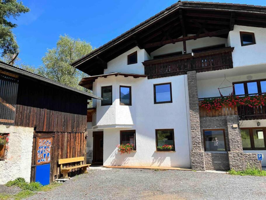 Ötztal-Bahnhof Haus Alberto - Haus Mit 2 Ferienwohnungen מראה חיצוני תמונה